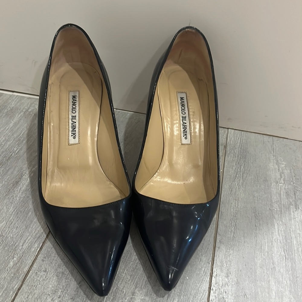Manolo Blahnik Navy Blue Leather Pumps Euro 39.5